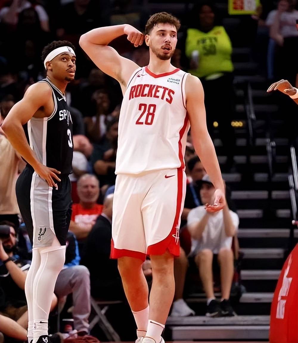 关于NBA明星球员受伤：火箭战损球员续约的信息